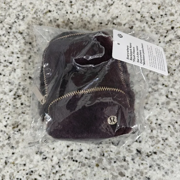 lululemon athletica | Bags | Lululemon Everywhere Nano  display picture 2
